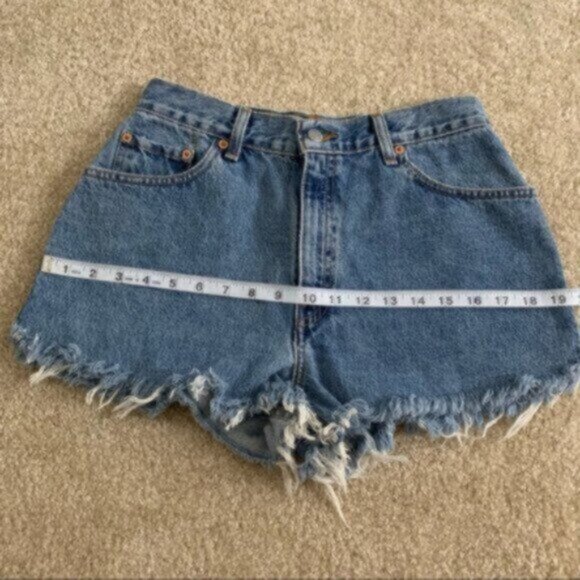 Levi’s 550 Original Raw-Edge Denim Shorts - Picture 9 of 9